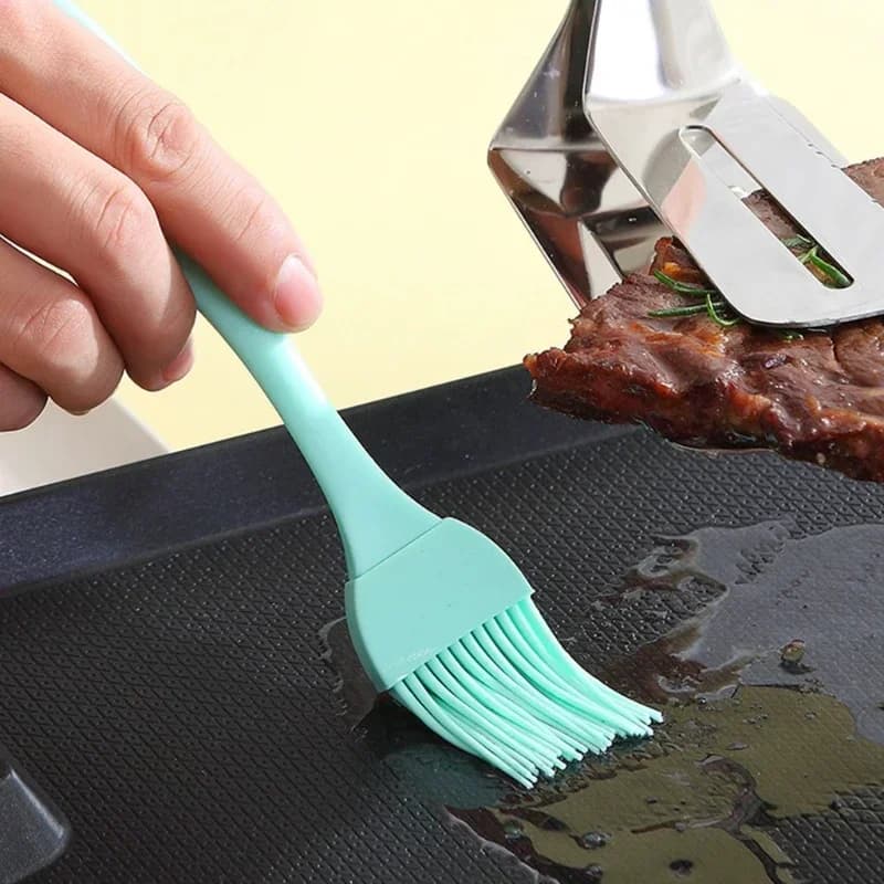 Élelmiszeripari szilikon olajozó- és grillecset konyhai használatra